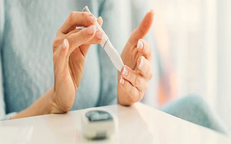 قرص گلوکترول برای افراد مبتلا به  دیابت نوع دو تجویز می‌شود و قند خون را کنترل می‌کند.